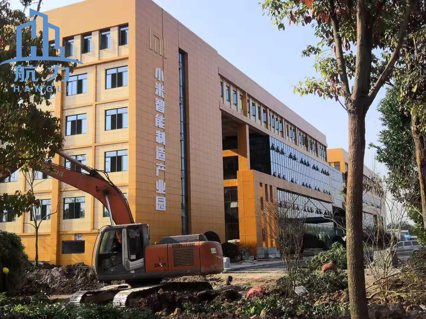 航力防火板的應(yīng)用—重慶小米產(chǎn)業(yè)園，纖維水泥板施工案例，硅酸鈣板天花板解決方案，穿孔吸音板安裝貼圖